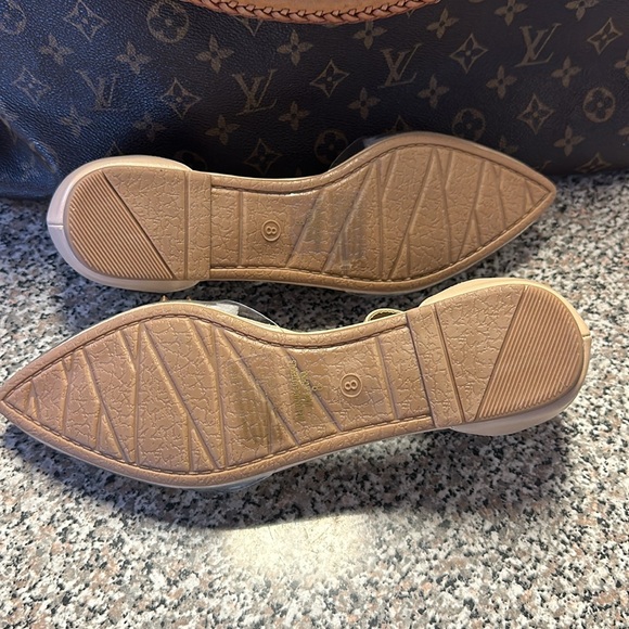 Tiara Los Angeles (transparent gold spike flats) - Picture 5 of 9